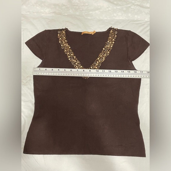 Ladies V neck top with intricate embellishments size - Picture 8 of 13